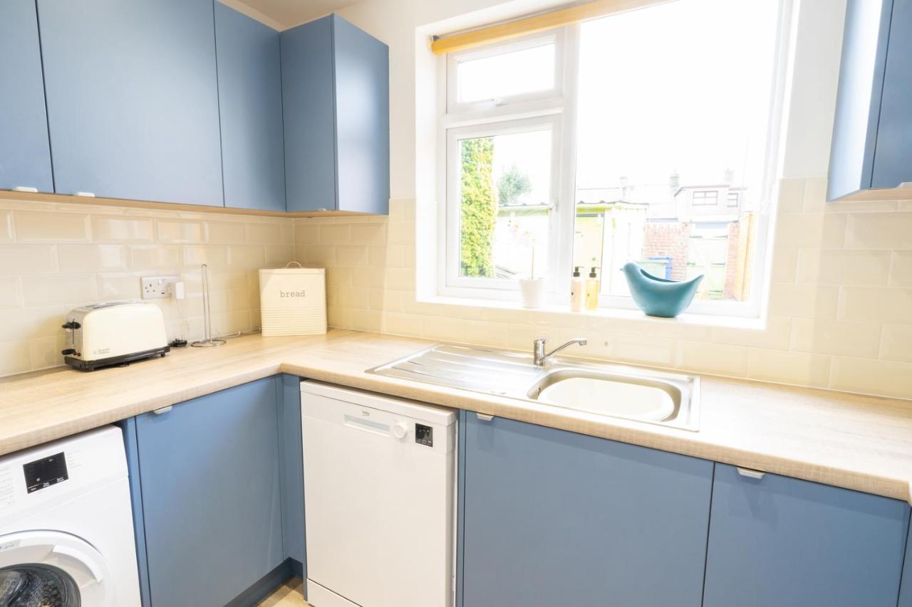 Newly-Renovated, Mid-Terrace Cottage In Porthmadog Zewnętrze zdjęcie